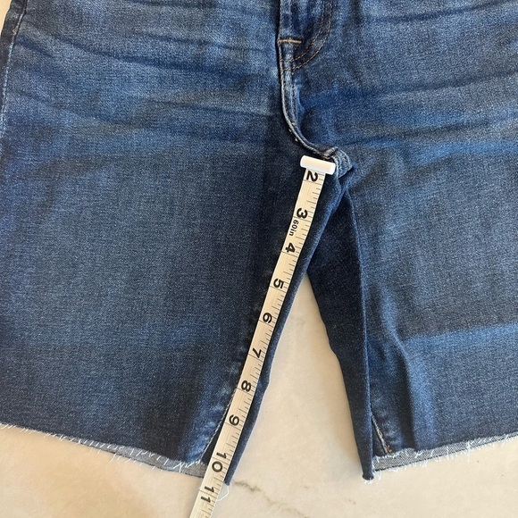7 For All Mankind Denim Jean Shorts in Soft Vintage Relaxed Fit Bermuda - Picture 8 of 8